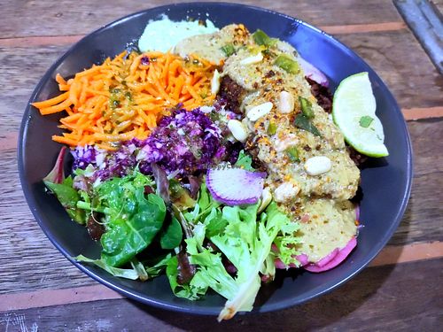 Bali's memory bowl with vegan tenders at Mamaona in Montpellier