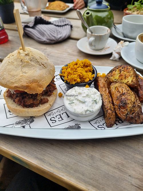 The Dog & Duck Kings Clipstone Review "New Menu! " by Lauzwhite