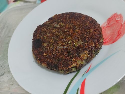 Hambúrguer de quinoa com alho poró pronto at Beans Burger in Botucatu