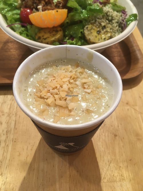 Seasonal sweet potato smoothie (fall 2021) is available also in hot at High Five Salad - Oku Kagurazaka in Tokyo