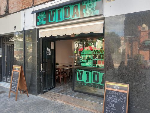 Outside at Vida Cafe in Barcelona
