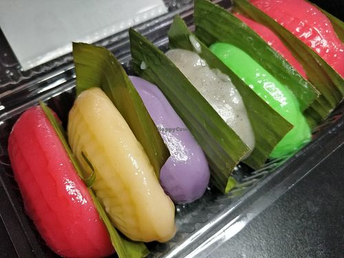 Assorted flavours Ang Ku Kueh at Ji Xiang Confectionery 吉祥食品 - Bugis in Central Singapore