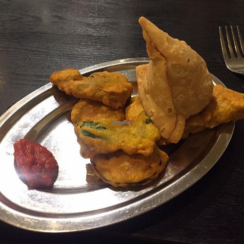 entree of pakora and samosa  at Shama Vegetarian Indian Restaurant in Osaka