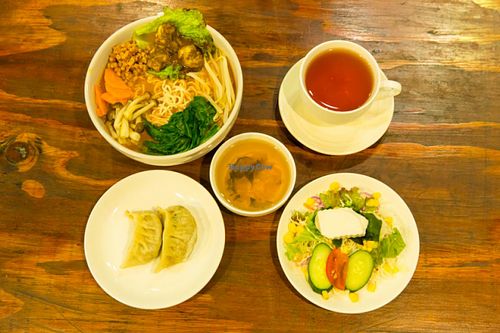
Curry-noodle set 973yen(+tax)
 

Original Curry-noodle with tempeh ,
vegemomo, soup, salad, drink, sweets.
  at Shama Vegetarian Indian Restaurant in Osaka