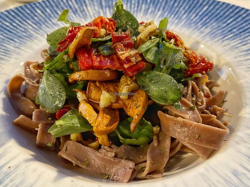 Gluten-free pasta with sun-dried tomatoes, purslane, walnuts and dried fruit.  at İncir Kayaköy - Maybe closed in Mugla