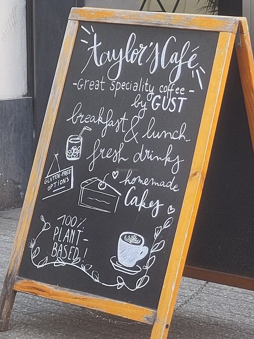 Cute sign at Taylor's Cafe in Brussels