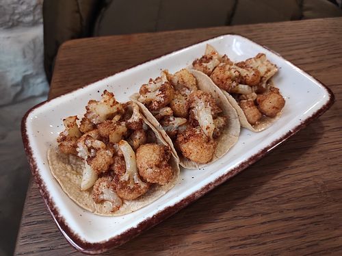 Tacos de coliflor at El Chibiski in Cangas De Onis