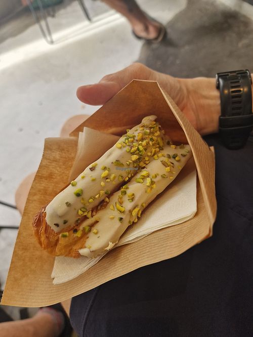 Pistachio peach with cream filling at WAY Specialty Coffee Roasters - Voldersstraat in Ghent