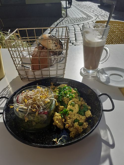 Tofu scramble at Bułka in Torun
