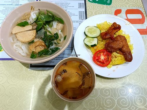 Pho, free hot and sour soup, chicken rice (com ga ro ti chat) at Thuy in Da Nang