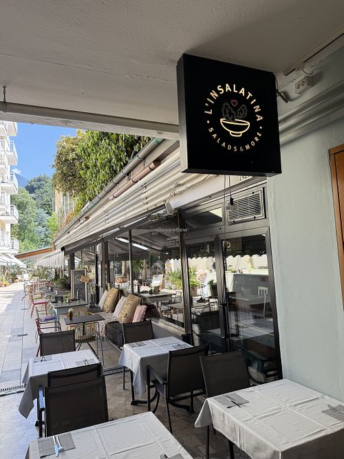 outside  at L‘ Insalatina in Merano
