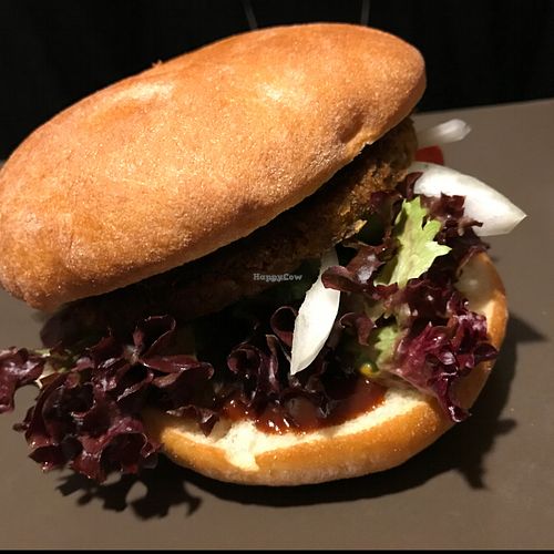 vegan burger at Dada in Regensburg