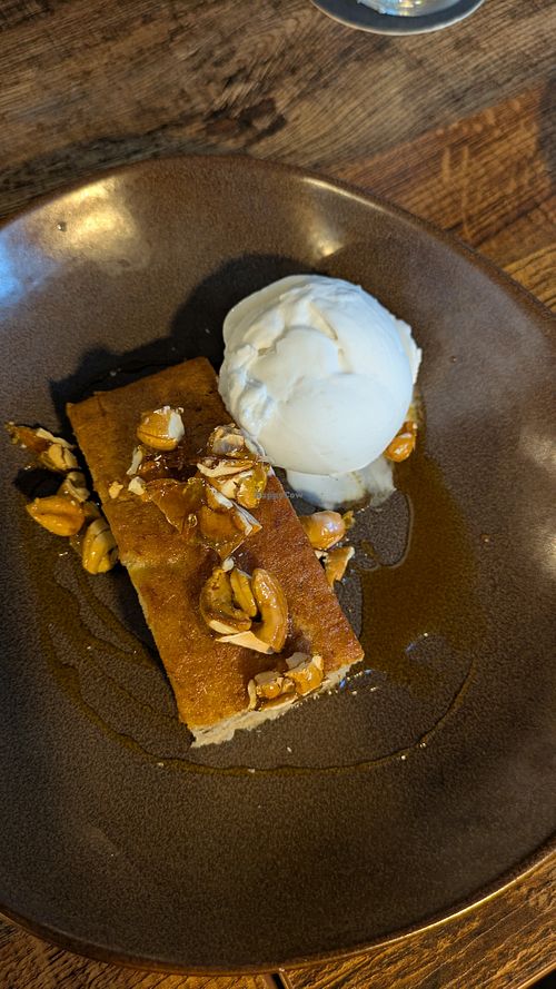  at Pete's Eats in Llanberis