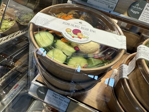 salad bowl  at Dean & David - Bahnhofsplatz Bremen in Bremen