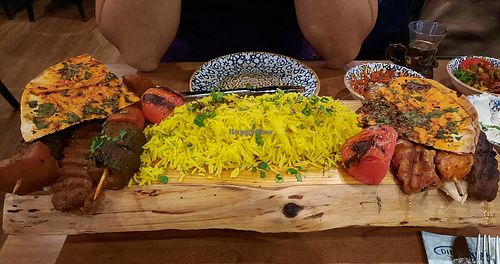 Links ist das vegane Fleisch mit Gemüsespießen at Wunderlampe in Trier