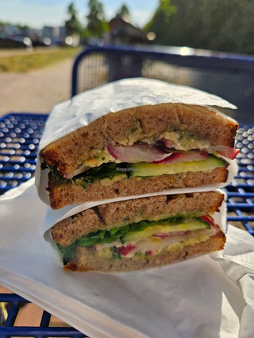 Klappstulle vegan at Brotmanufaktur Das Brot. in Wolfsburg