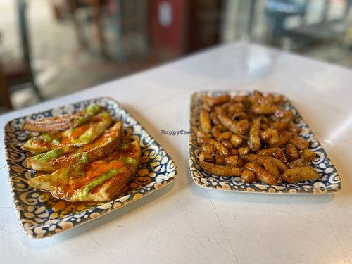 Vegetarian starters: grilled cheese and tempura aubergine at Los Telares in La Gomera