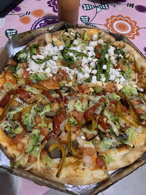 Palmito com alho poró e beringela com pimentões at Rogers Pizza  in Ipatinga