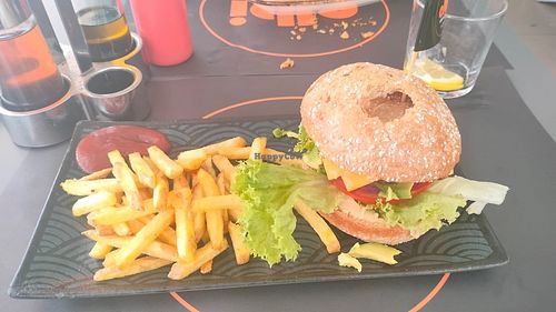 Vegan burger at Albi Burriana in Nerja