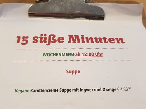 Vegan daily soup, but also a vegan one (creamy potatoes) on the permanent lunch menu at 15 süße Minuten Café - Bistro in Vienna