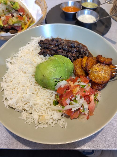 Vegane Bowl at Aguacate Latin Food in Vienna