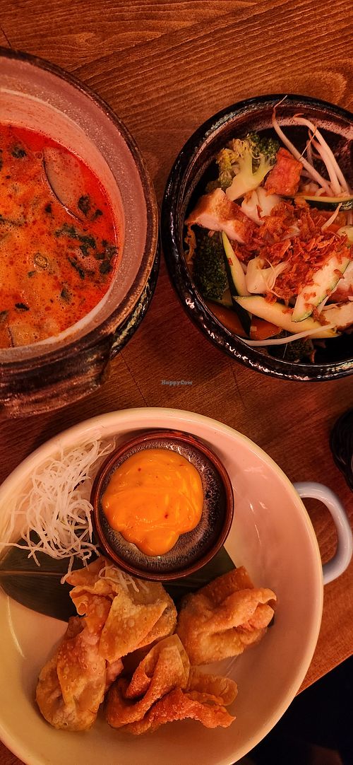 Wantan Chay, Dao Xao Rau, Coconut soup at Quan36 in Hamburg