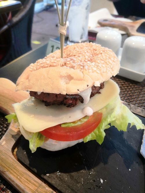 Veggie/Vegan Burger at Borracheiros in Funchal