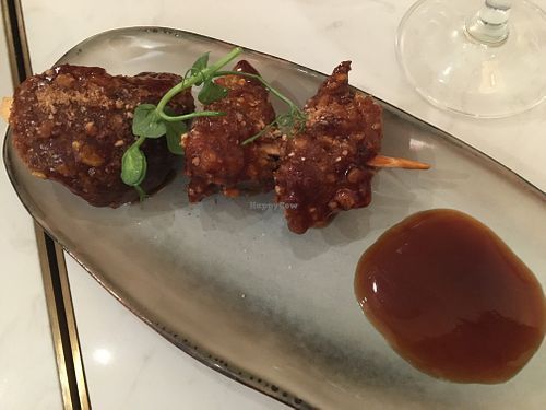 Teriyaki seitan skewer at brEAThe Restaurant | Sushi végétal à Paris in Paris