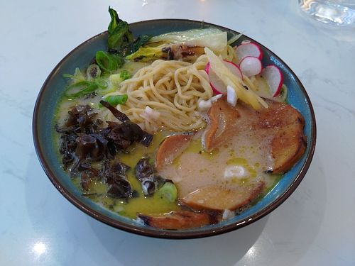 Ramen at brEAThe Restaurant | Sushi végétal à Paris in Paris
