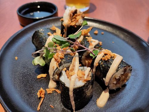 Maki char siu at brEAThe Restaurant | Sushi végétal à Paris in Paris
