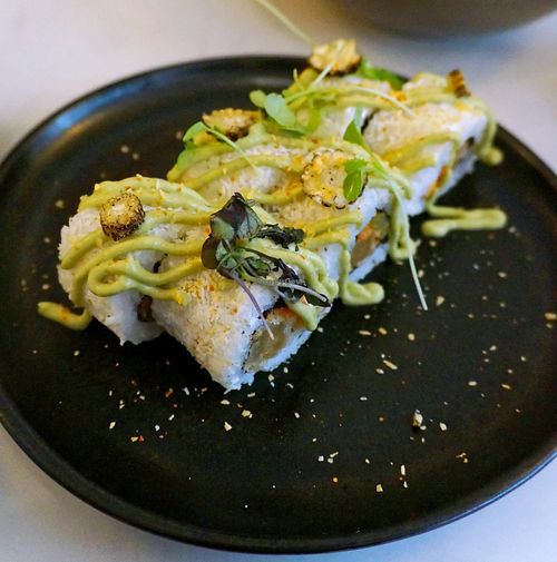 Maki Curry Thai at brEAThe Restaurant | Sushi végétal à Paris in Paris