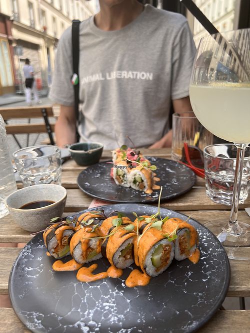   at brEAThe Restaurant | Sushi végétal à Paris in Paris