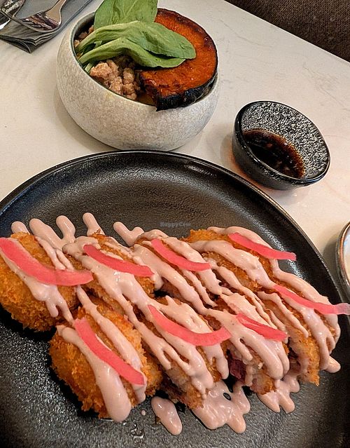  at brEAThe Restaurant | Sushi végétal à Paris in Paris