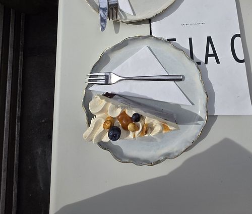 Vegan amaretto chocolate cake at Crème de la Crème in Vienna