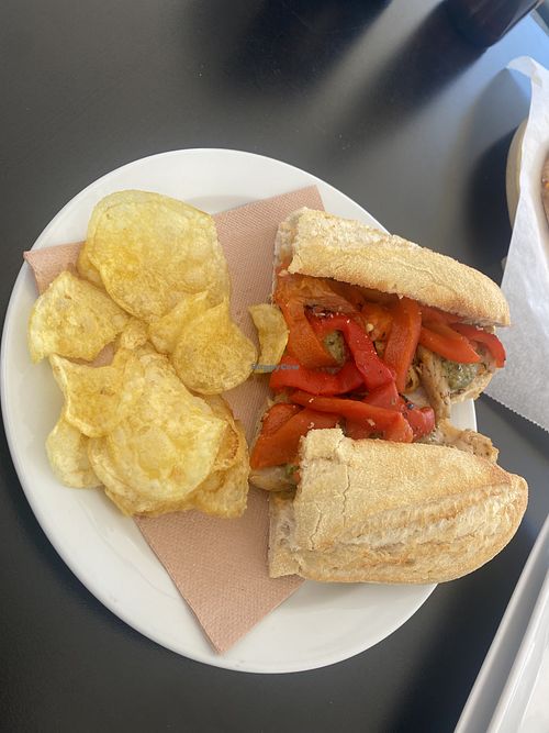 Bocadillo de heura, pimientos y pesto  at Galp in Medina Del Campo