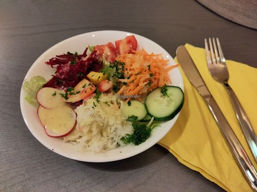 Fresh Small salad at Der Kleine Vegetarier Zwei in Braunschweig