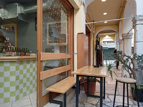 Draußen at Tabule Rasa in Corfu