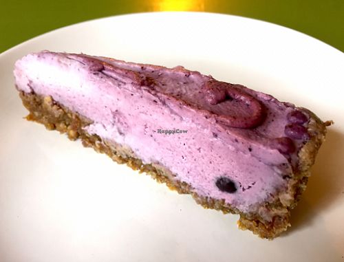 Raw Blueberry Pie at Alchemist Garden in Amsterdam