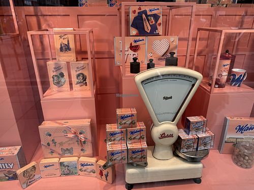 window  at Manner in Vienna