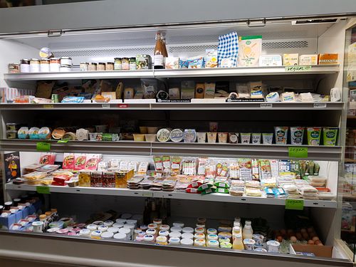 Refrigerated section at Sesam-Natura in Wetzikon