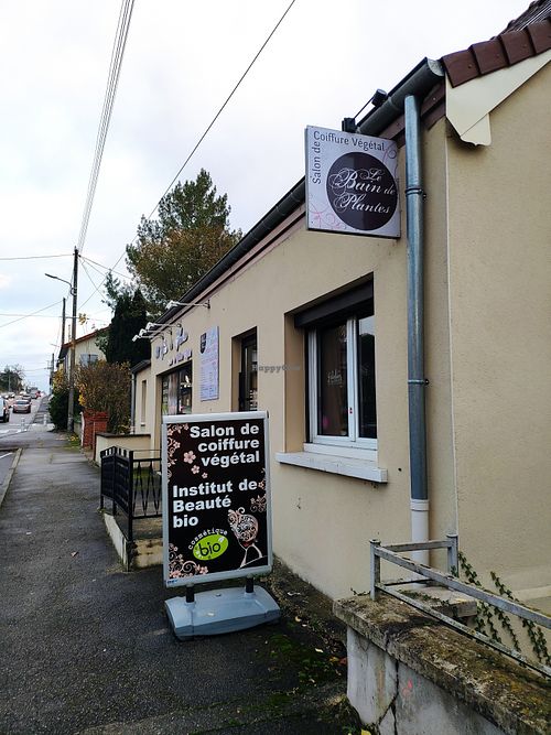 Sign in front at Le Bain de Plantes in Louhans