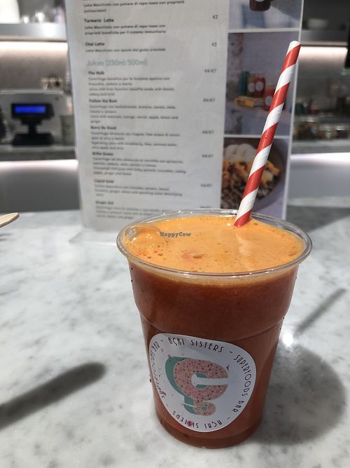 Follow the Beet smoothie  at Açai Sisters in Rome