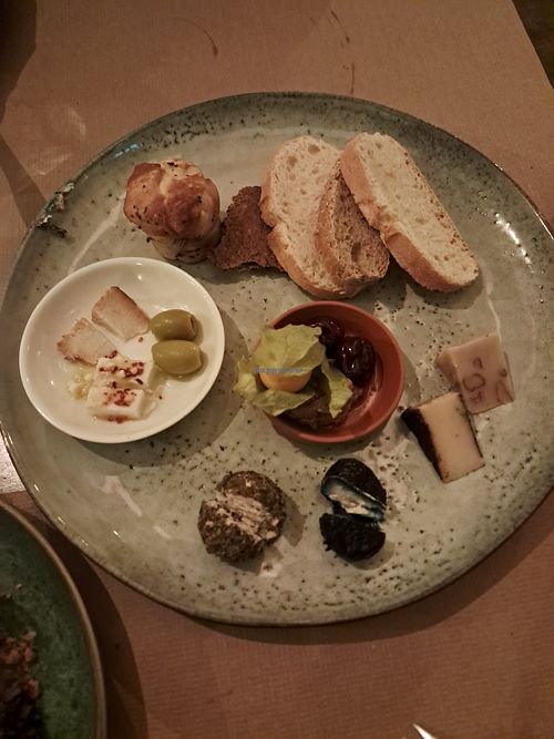 Cheese plate at Lucky Leek in Berlin