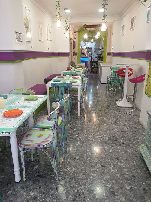 Inside at Fast Vegan in Fuengirola