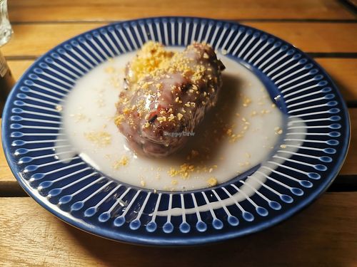 Sticky rice with bean paste, peanuts and coconut milk at Pho Linh in Vienna