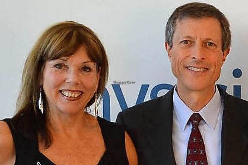 Dr Neal Barnard,
Linda Middlesworth, Food for Life Instructor, PCRM at Sacramento Vegan Society in Sacramento