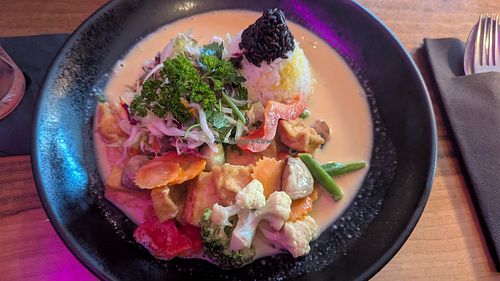 Mango tofu curry at L'Quán in Hamburg