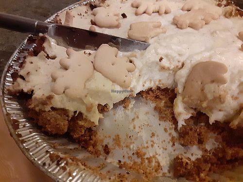 Pineapple cream pie and organic animal crackers at Heaven Sent Foods in Flagstaff