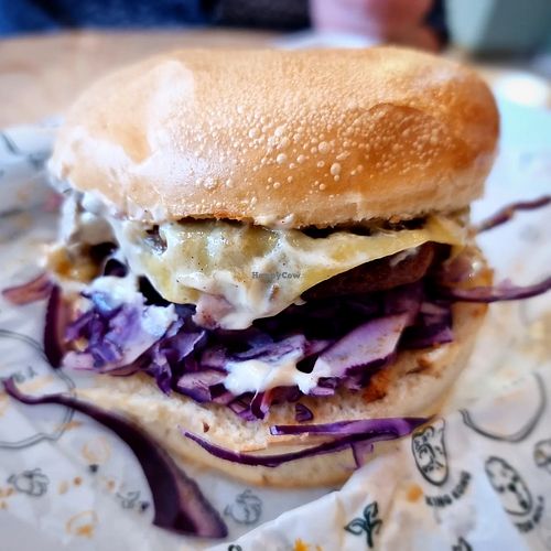 burger at Theory in Levallois-perret