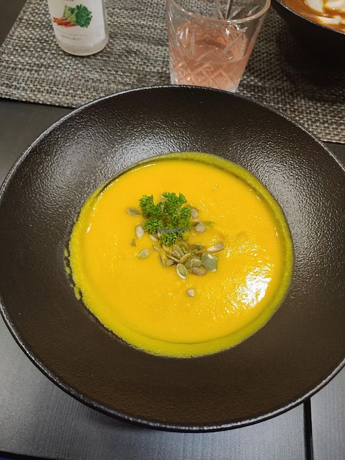 pumpkin coconotmilk soup with pumpkin seeds at Lāsīte in Stende